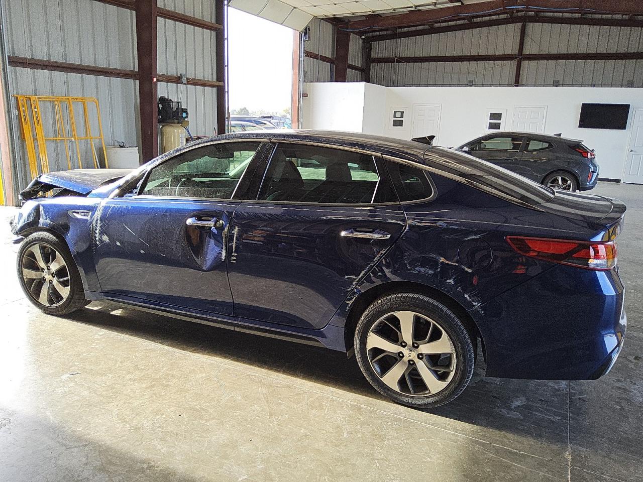 VIN 5XXGW4L20JG209952 2018 KIA OPTIMA no.2