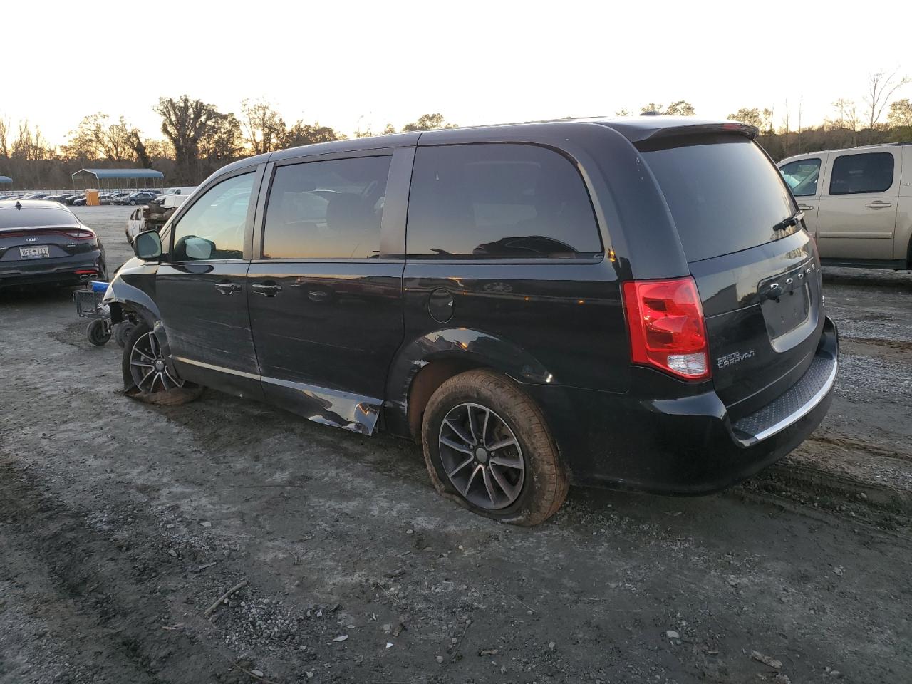 2018 Dodge Caravan - Image 2