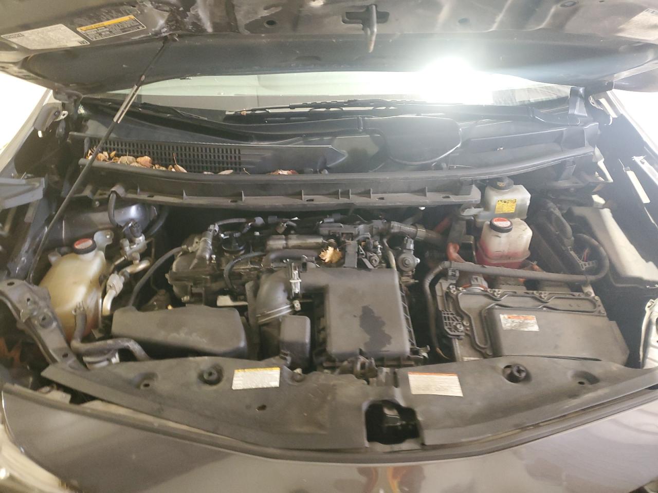 2015 Toyota Prius - Image 12