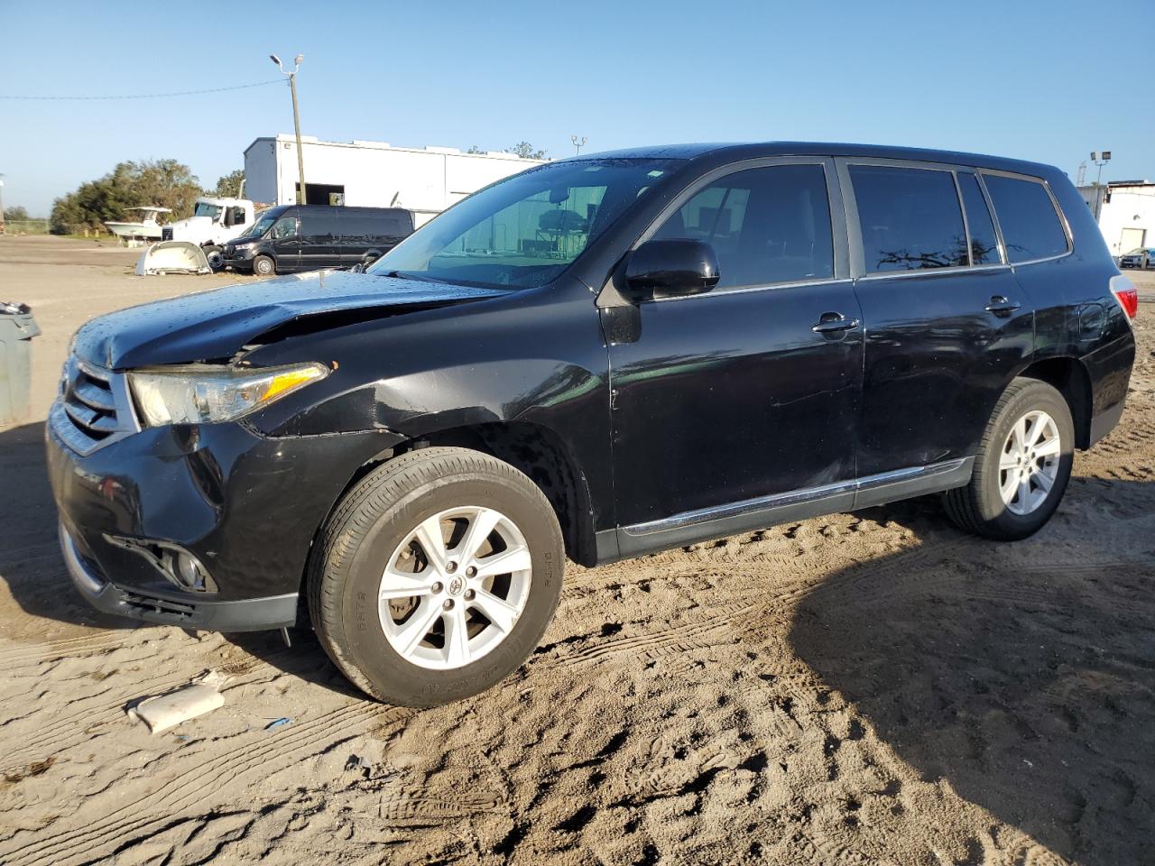 VIN 5TDZK3EH1DS126713 2013 TOYOTA HIGHLANDER no.1