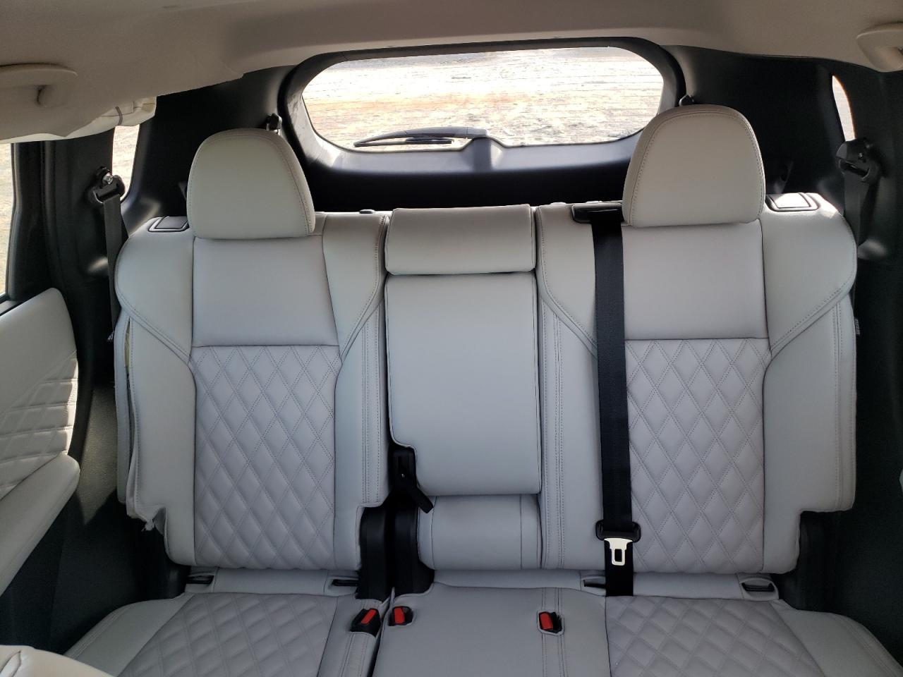 2024 Mitsubishi Outlander - Image 10