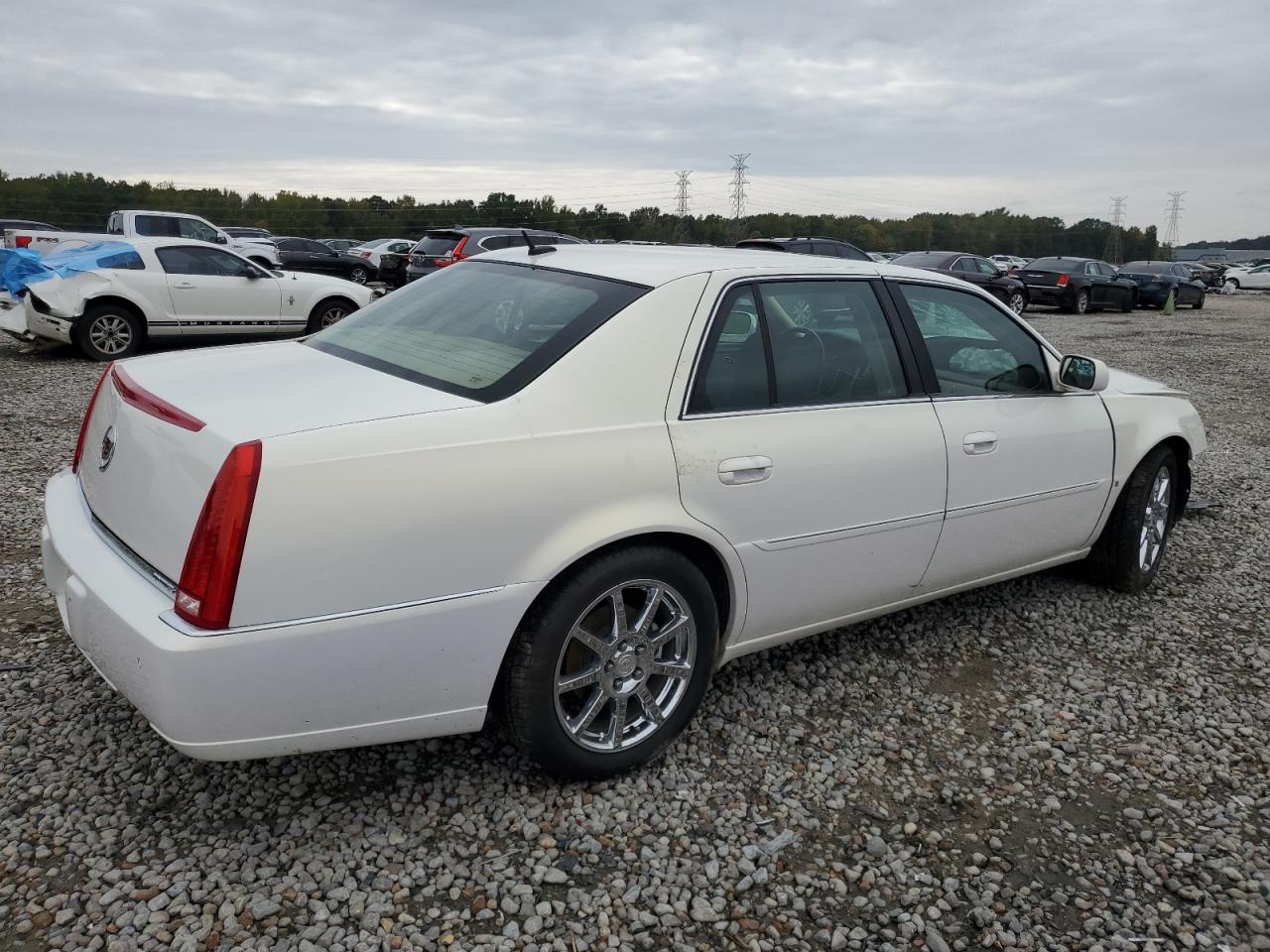 2007 Cadillac DTS - Image 3