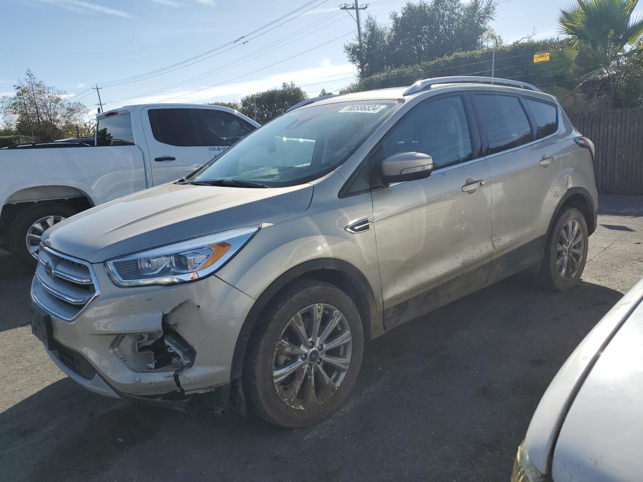 VIN 1FMCU9J92JUC09975 2018 FORD ESCAPE no.1