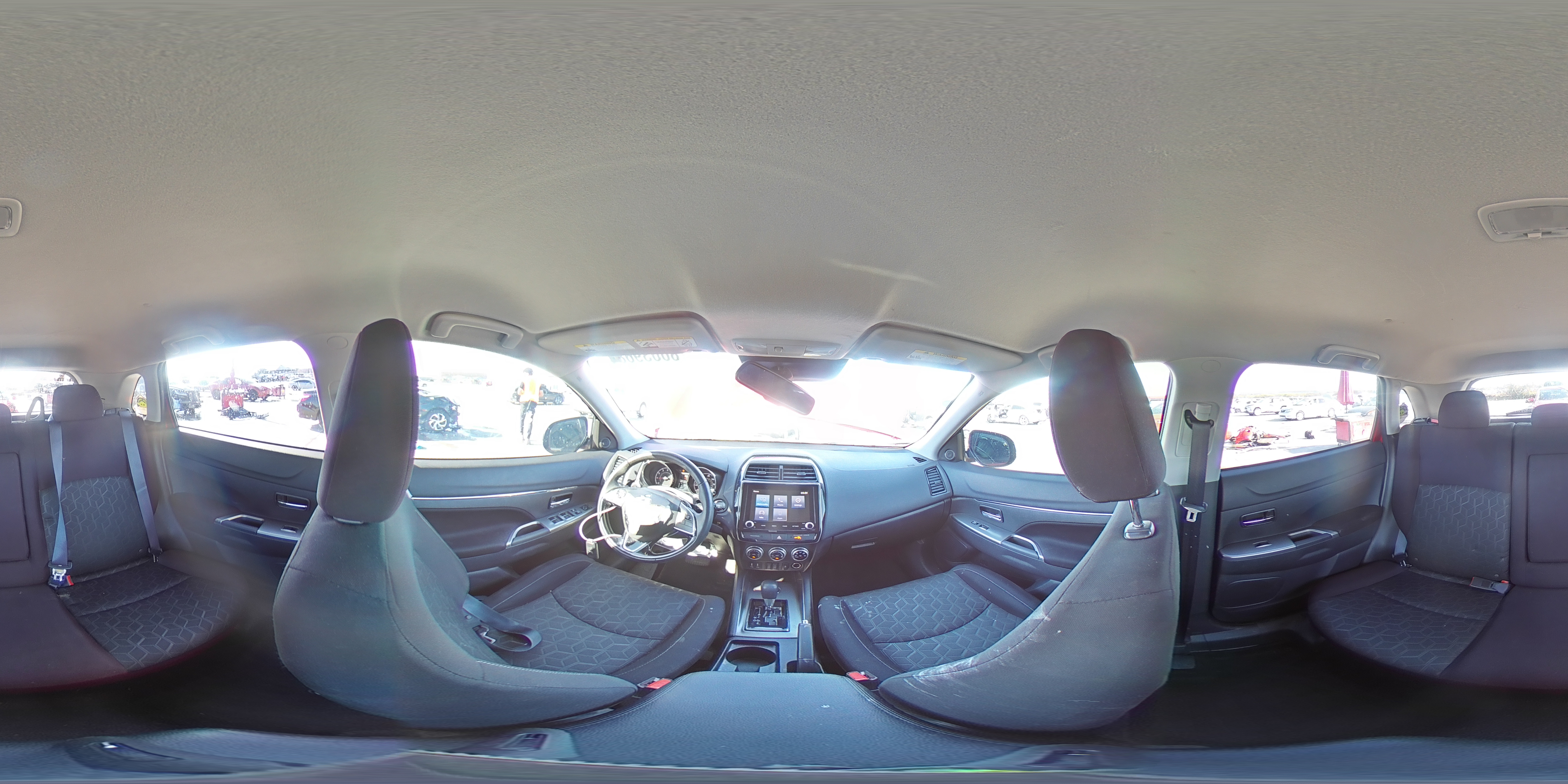 2021 Mitsubishi Outlander - Image 16