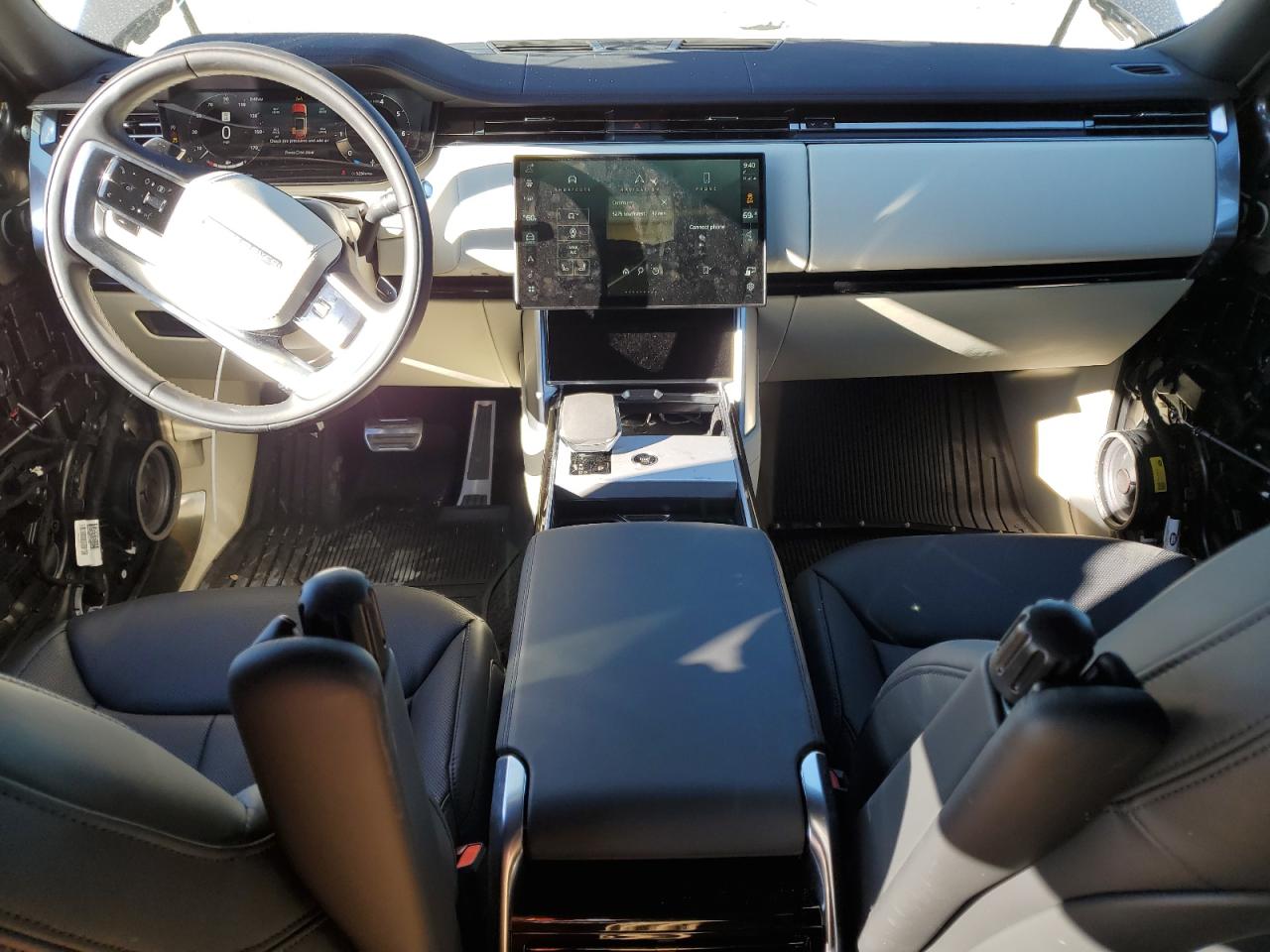 2024 Land Rover Range Rover - Image 8