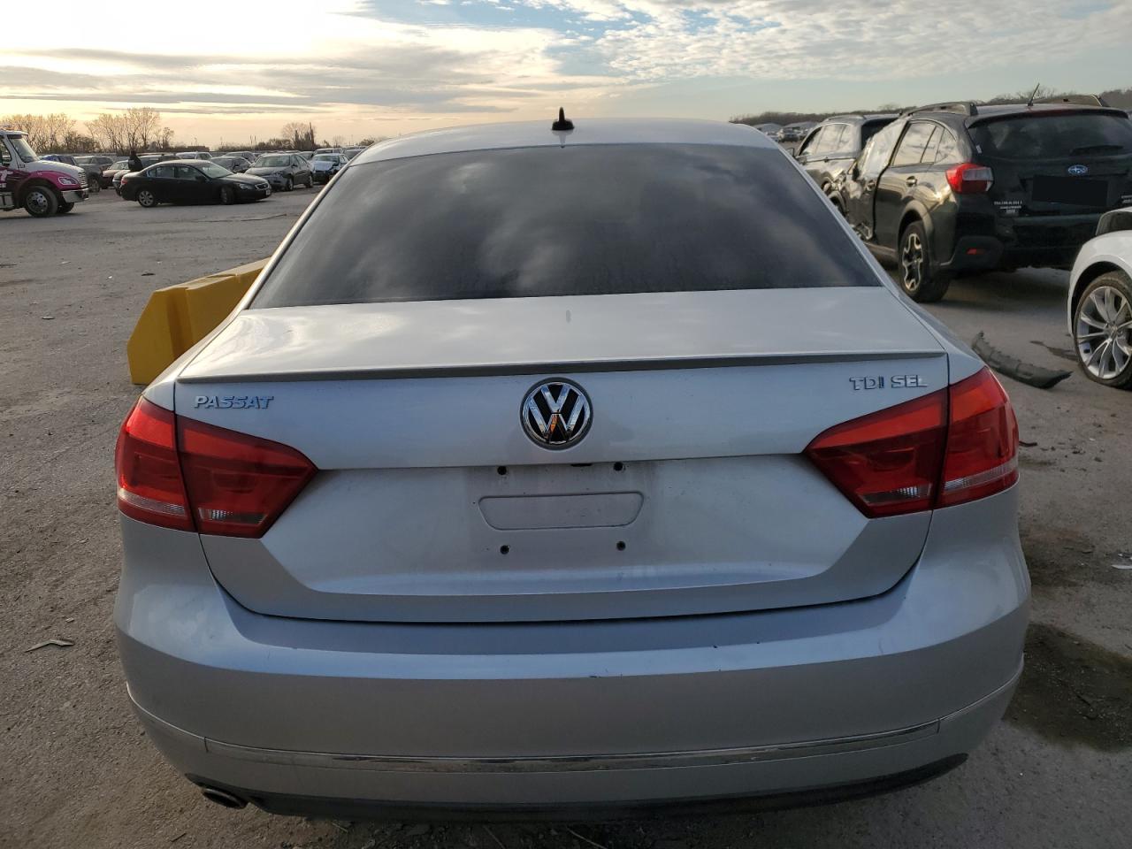 2014 Volkswagen Passat - Image 6