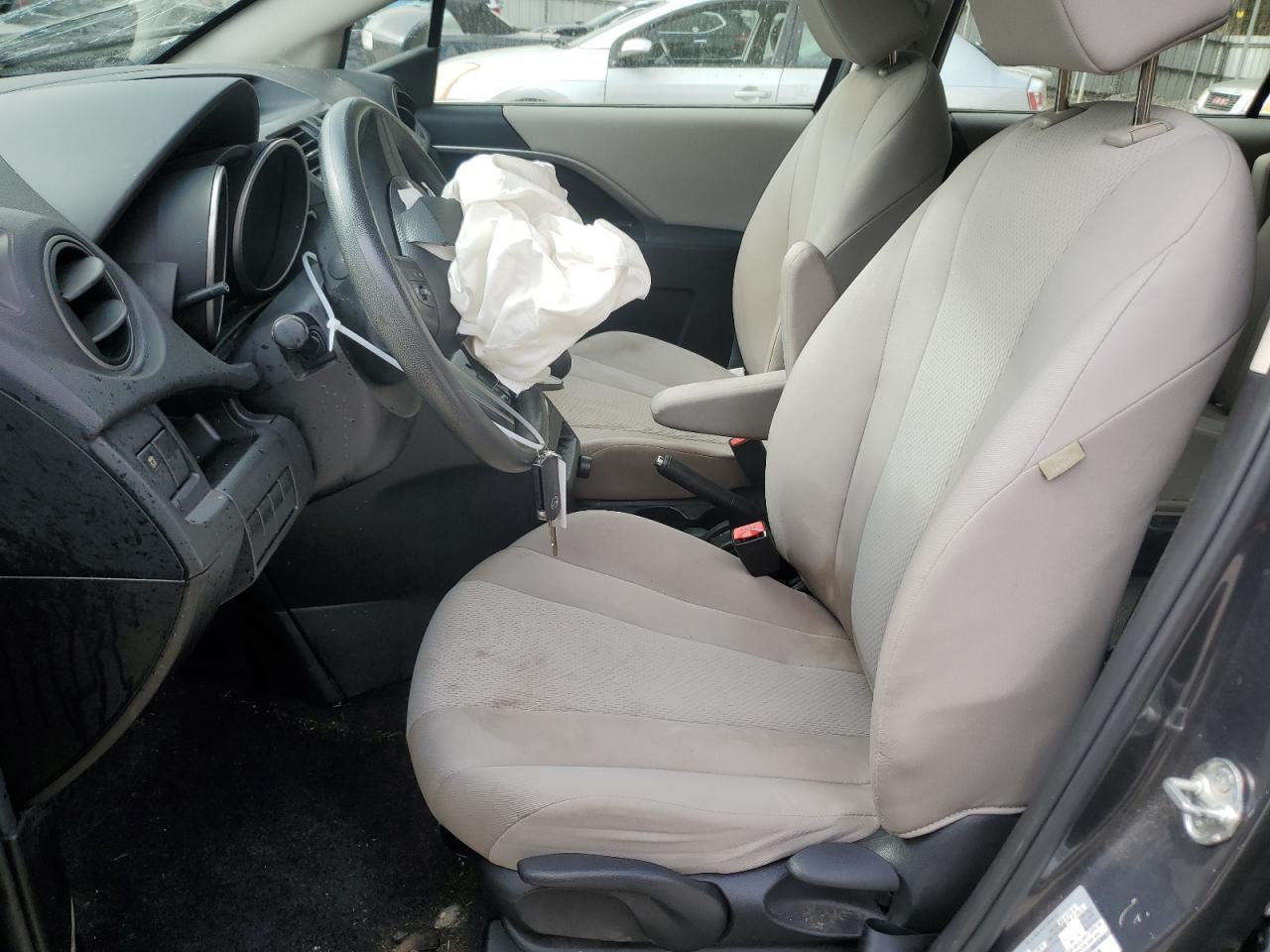 2014 Mazda 5 - Image 7