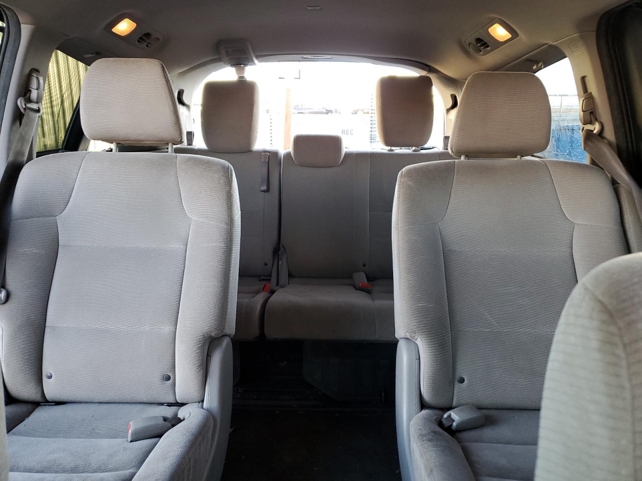 2012 Honda Odyssey - Image 10