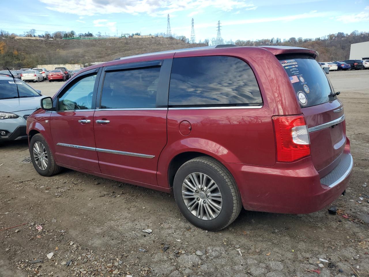 2014 Chrysler Town & Country - Image 2