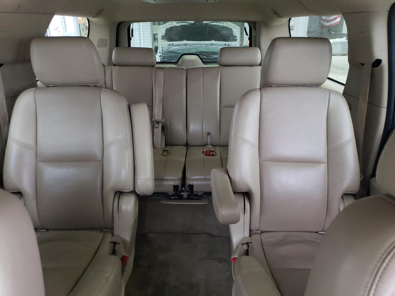 2013 Chevrolet Suburban - Image 10