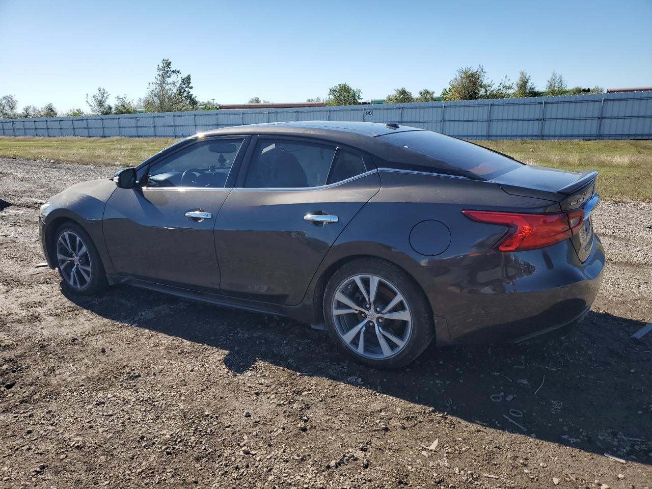 2016 Nissan Maxima - Image 2