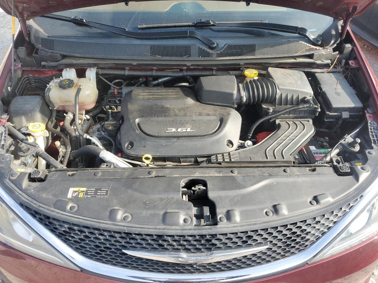 2017 Chrysler Pacifica - Image 12