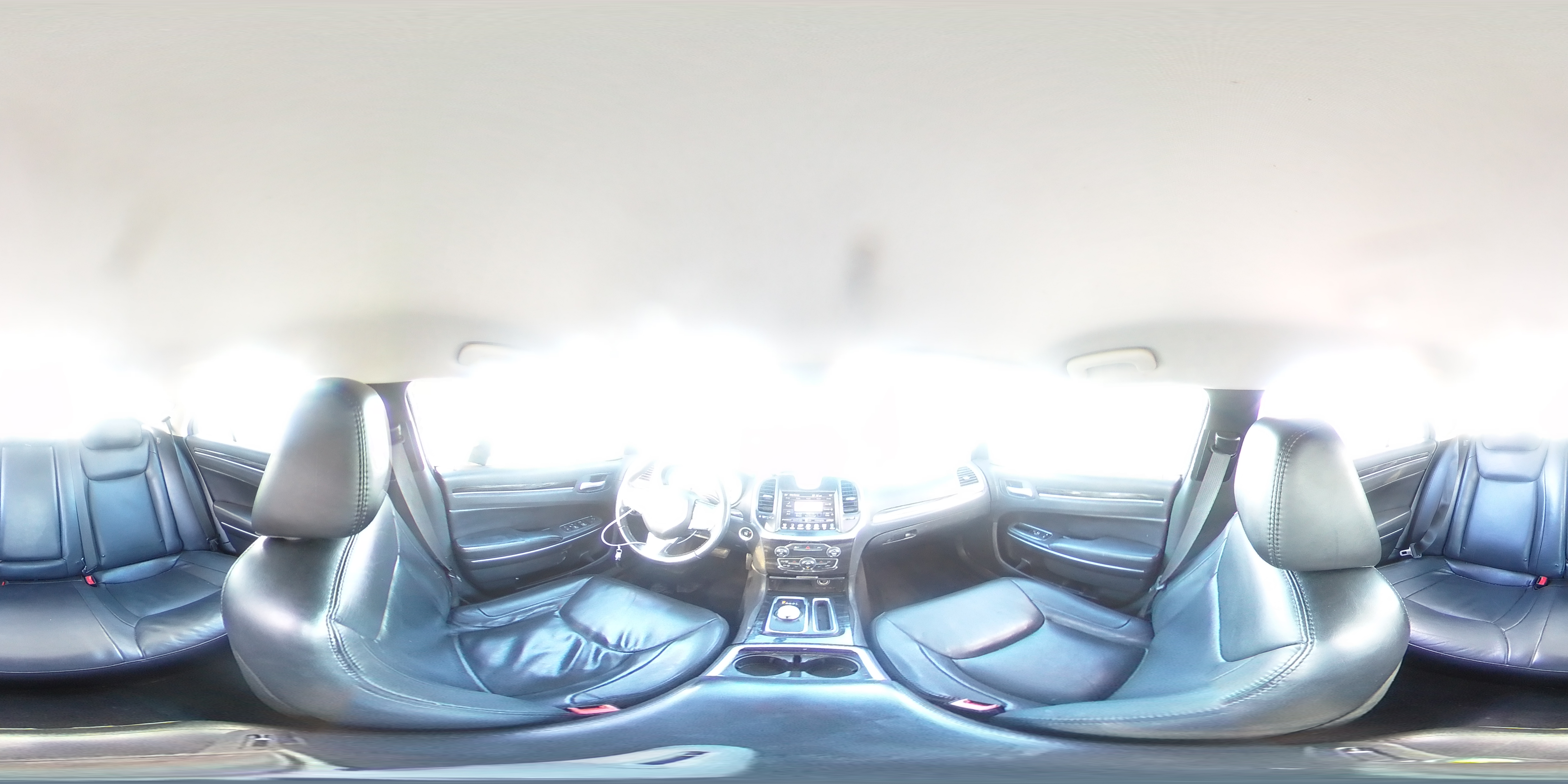 2015 Chrysler 300 - Image 13