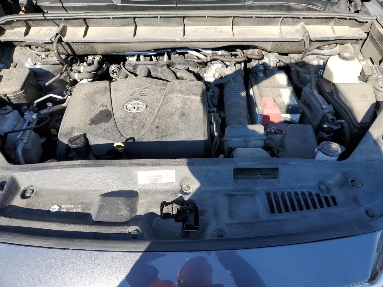 2021 Toyota Highlander - Image 13