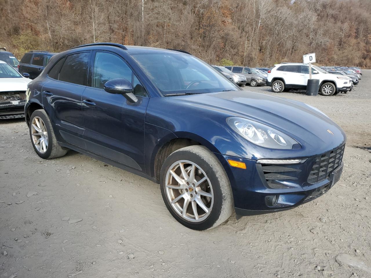 VIN WP1AB2A51HLB11346 2017 PORSCHE MACAN no.4