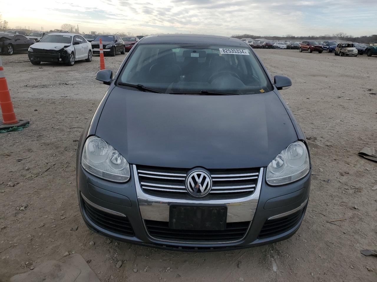 2010 Volkswagen Jetta - Image 5