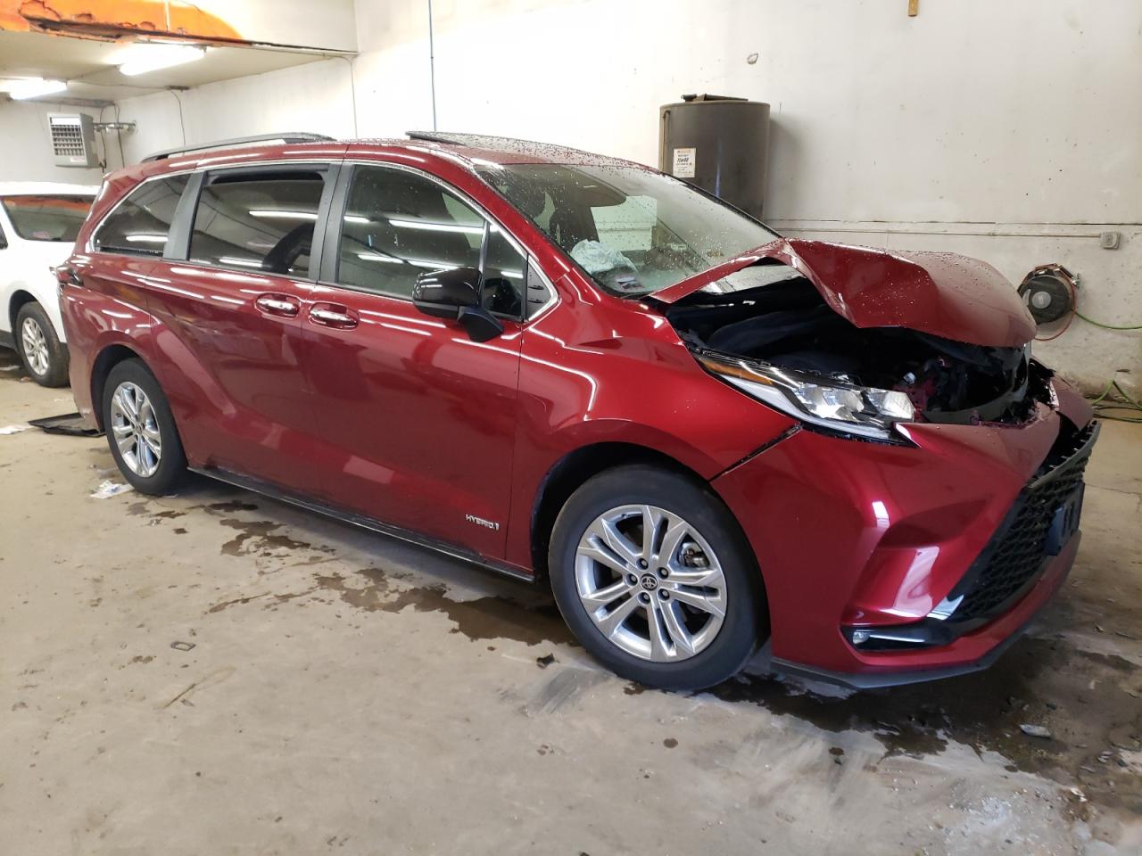 2021 Toyota Sienna - Image 4