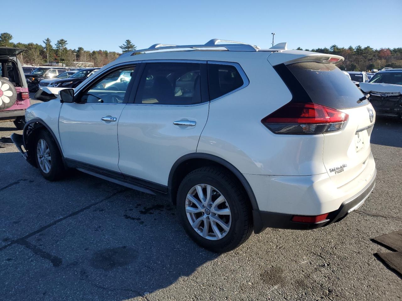 2018 Nissan Rogue - Image 2