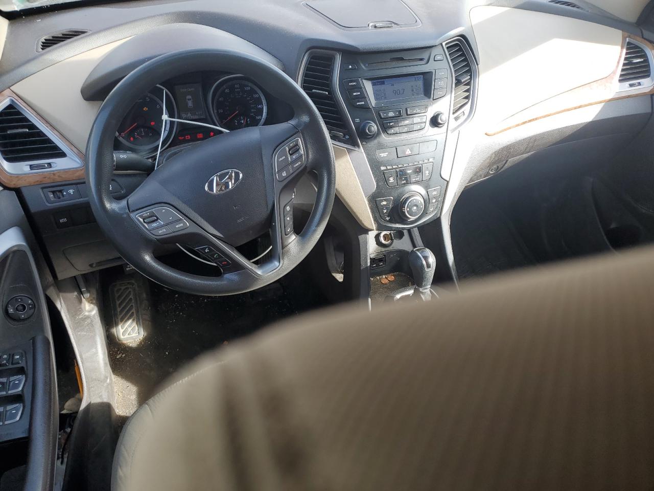 2014 Hyundai Santa Fe - Image 8