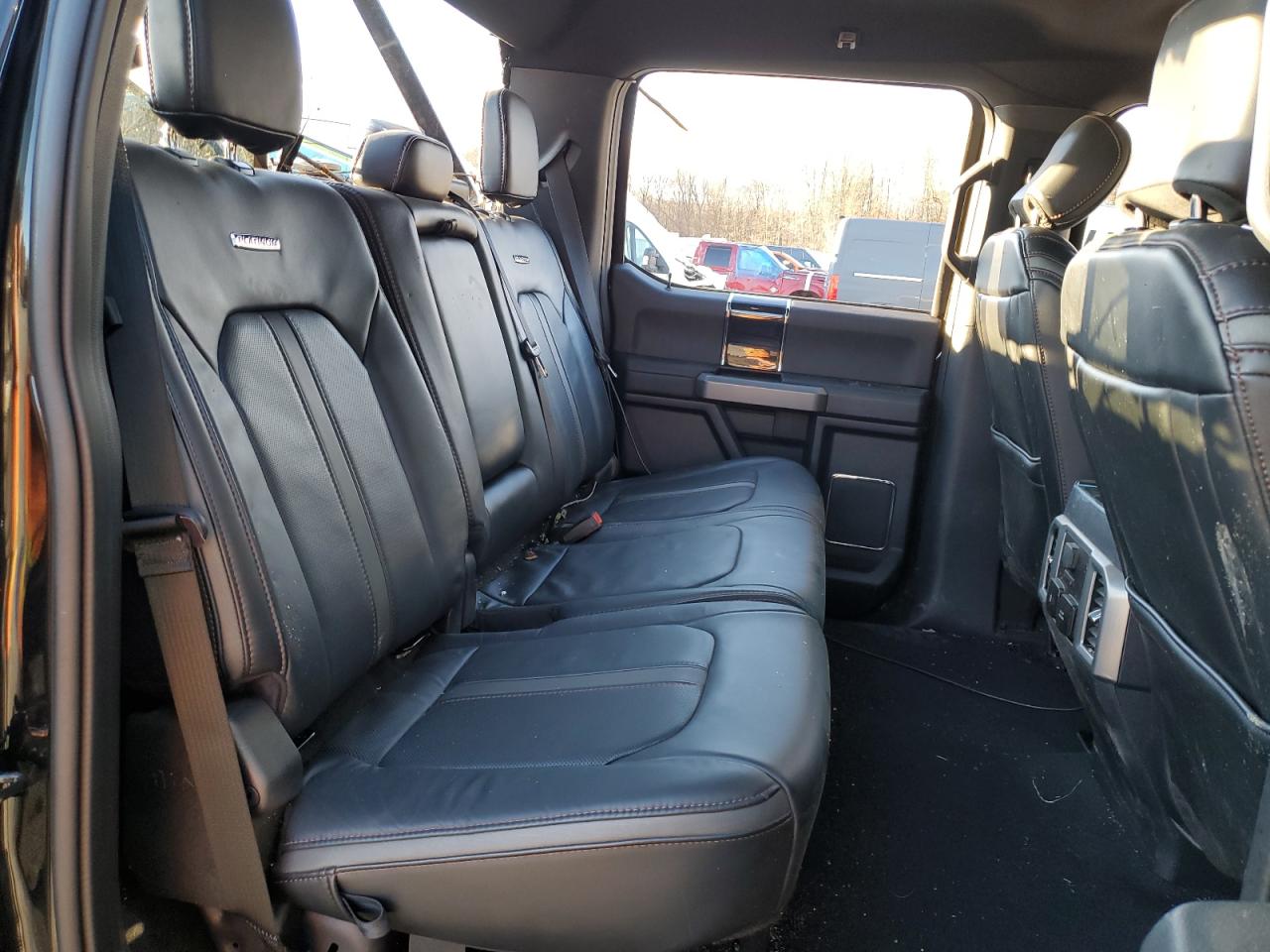 2022 Ford F350 - Image 11