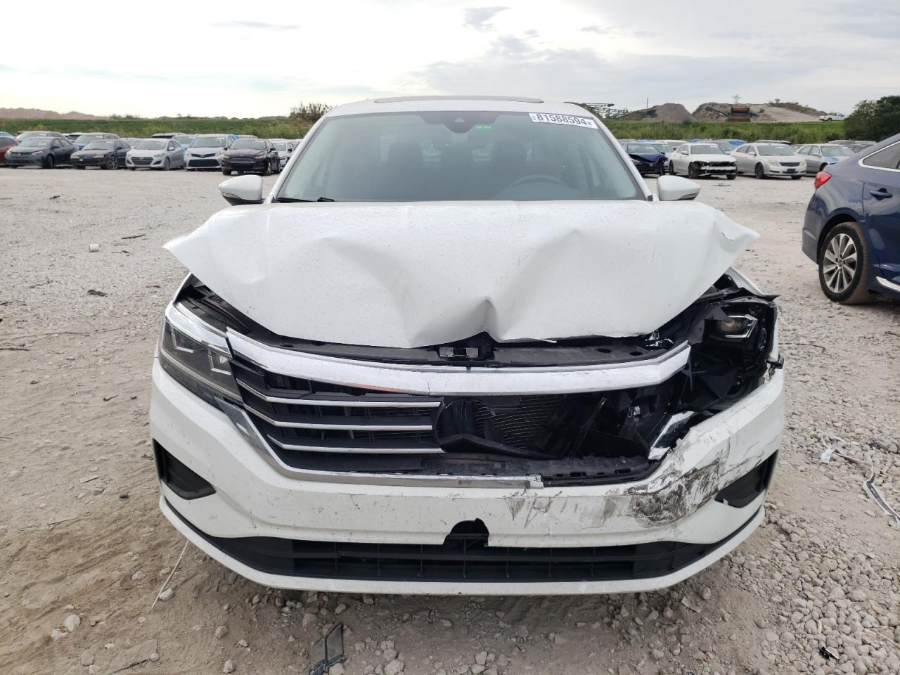 2021 Volkswagen Passat - Image 5