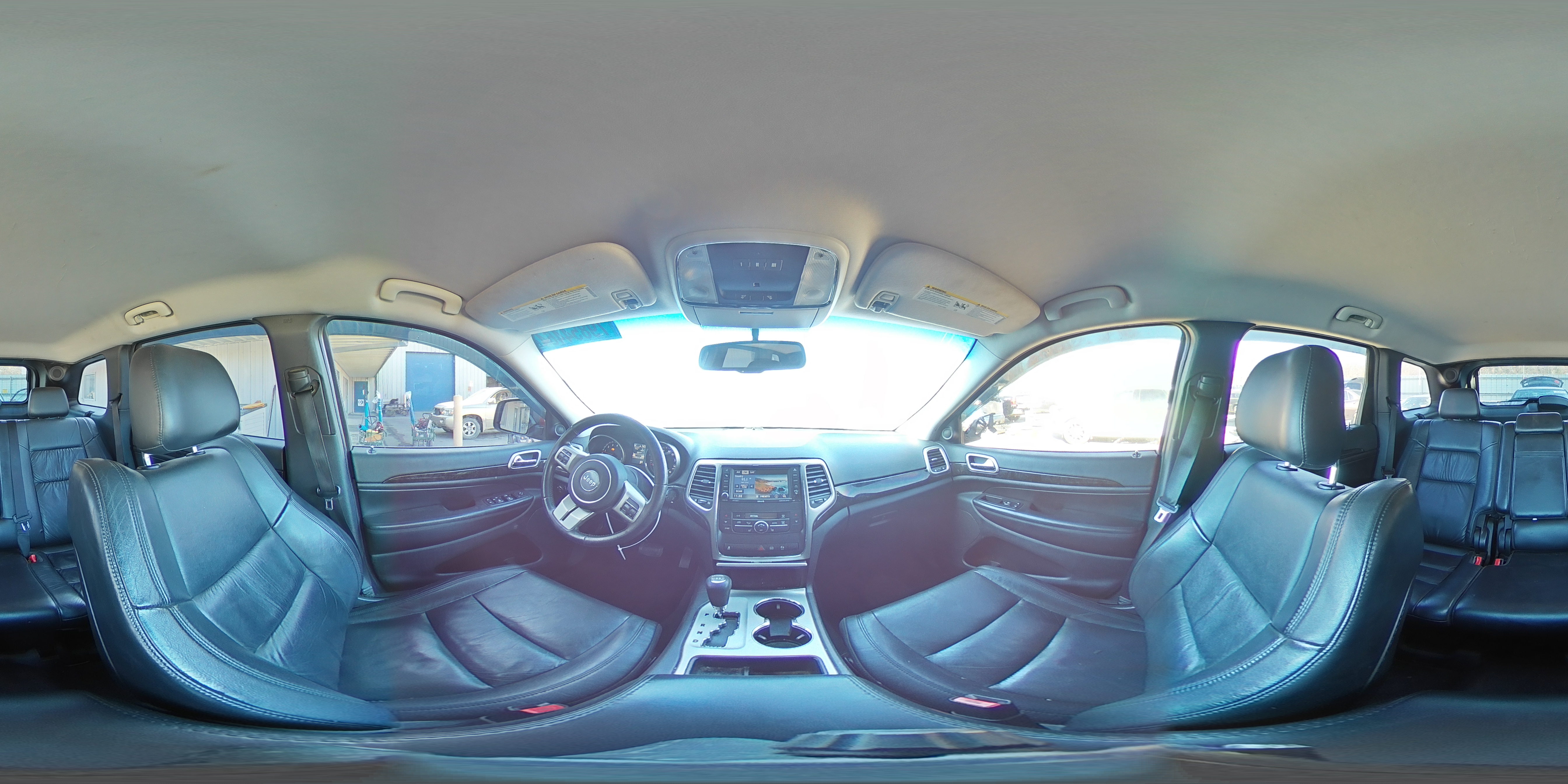 2012 Jeep Grand Cherokee - Image 15