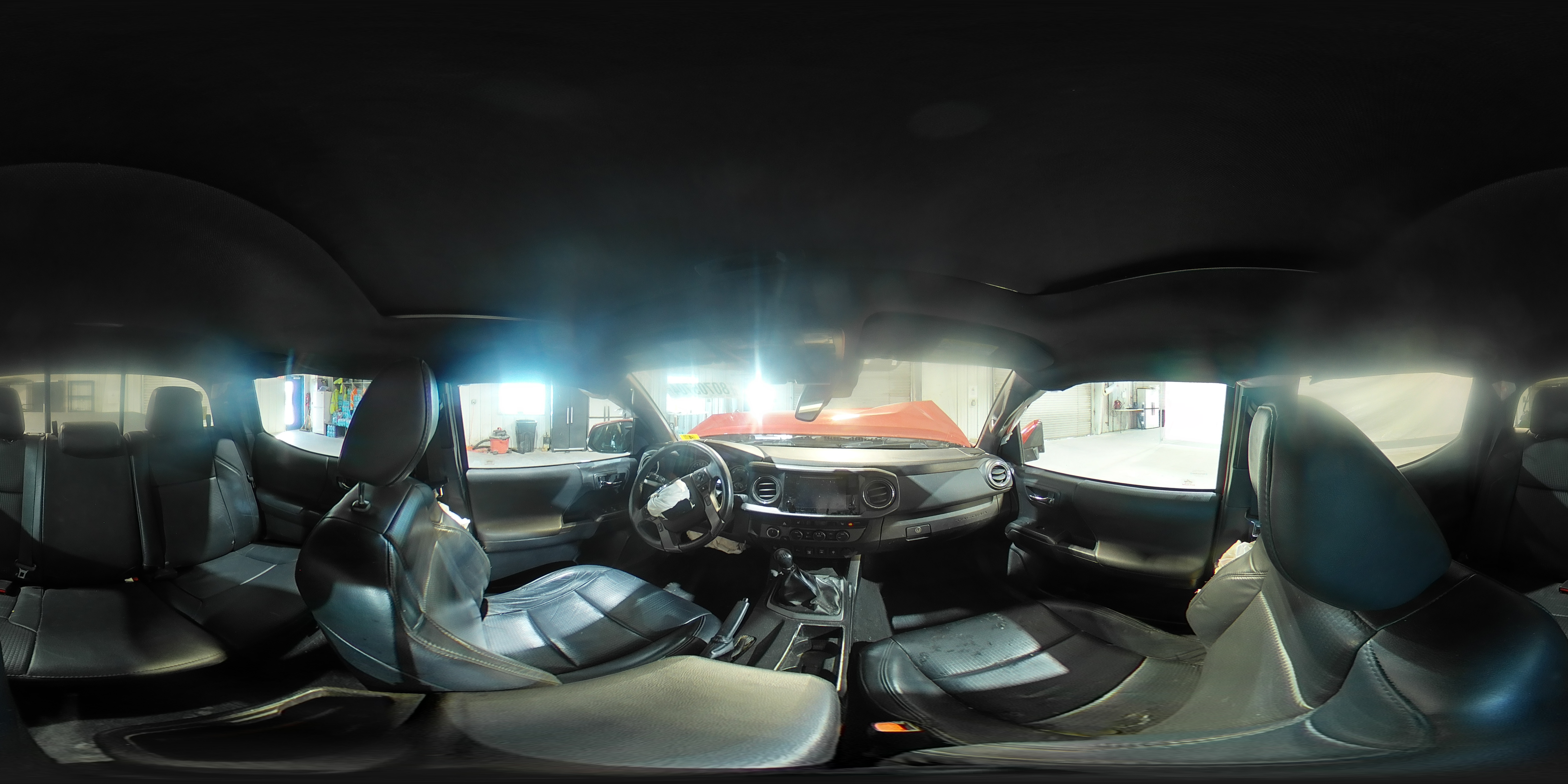 2019 Toyota Tacoma - Image 13