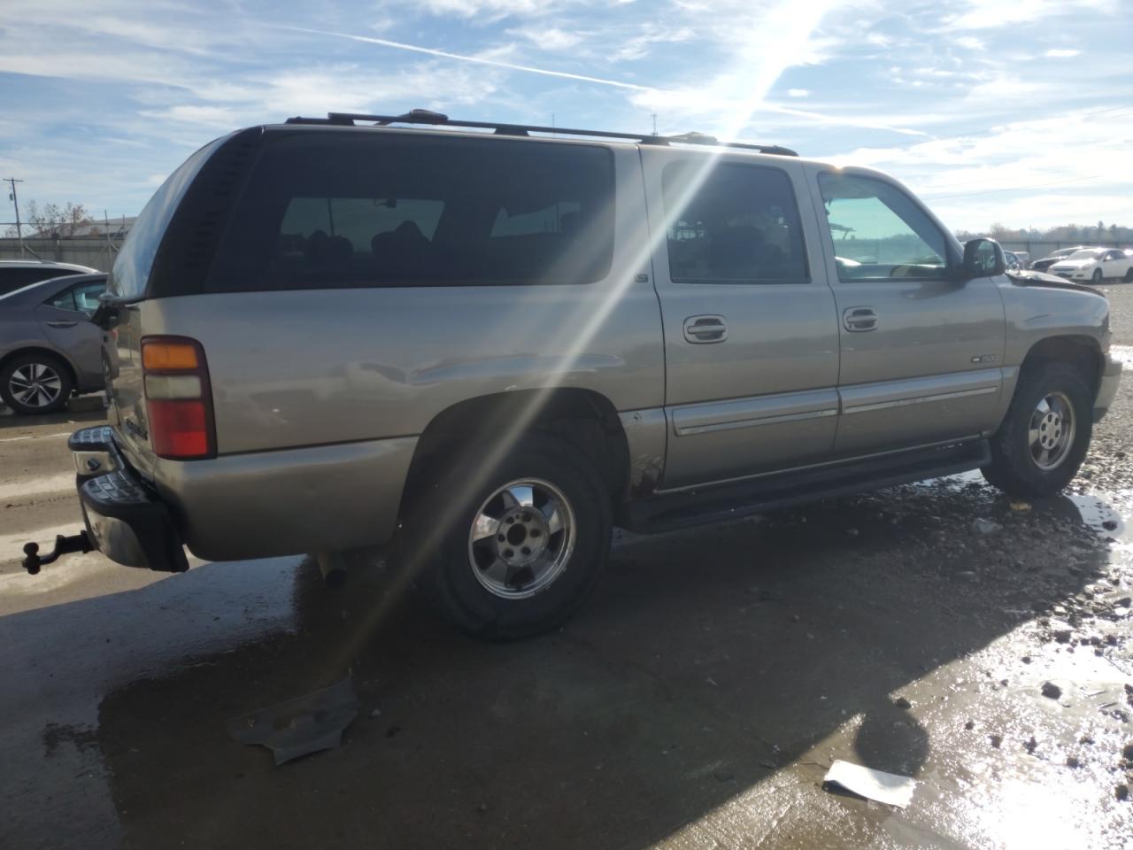 2001 Chevrolet Suburban K1500 VIN: 3GNFK16T11G105761 Lot: 80726024