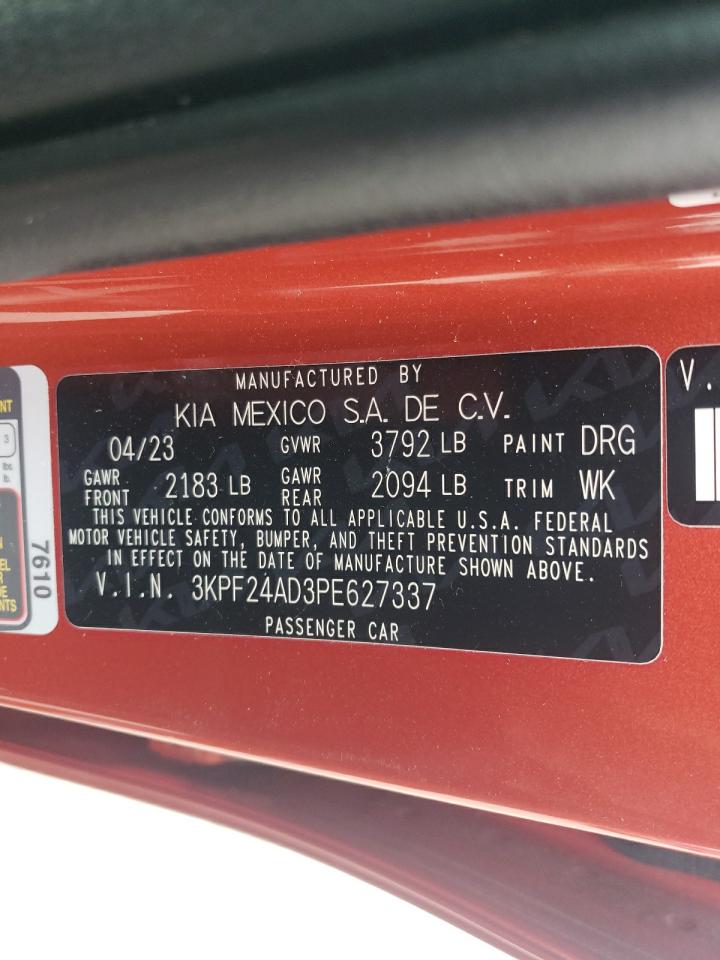 2023 Kia Forte - Image 12
