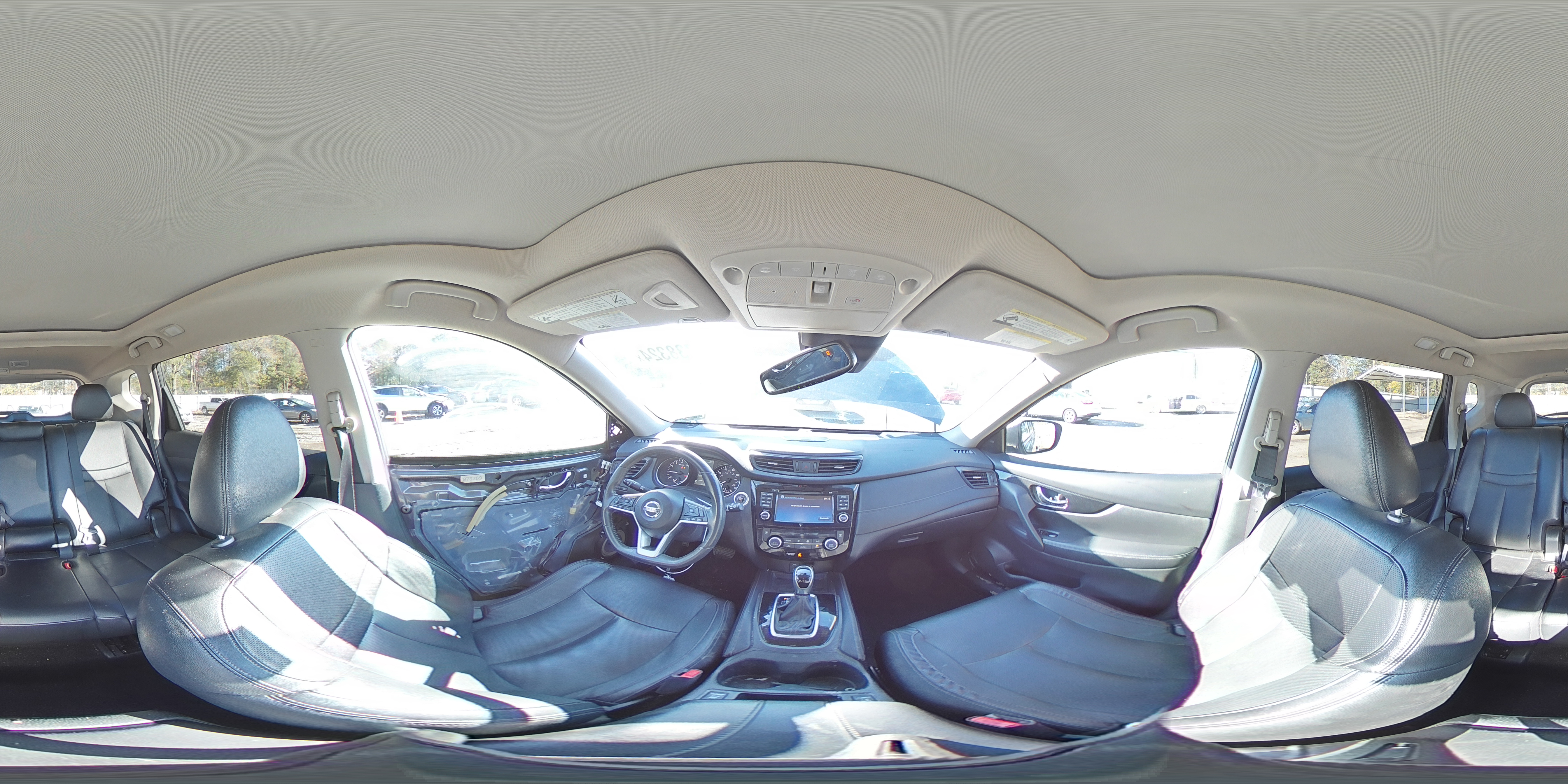 2017 Nissan Rogue - Image 16