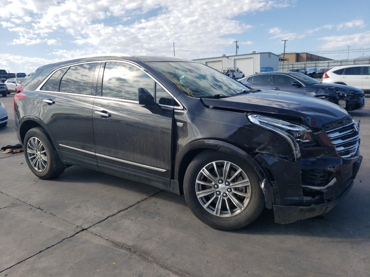 VIN 1GYKNBRS4HZ324094 2017 CADILLAC XT5 no.4