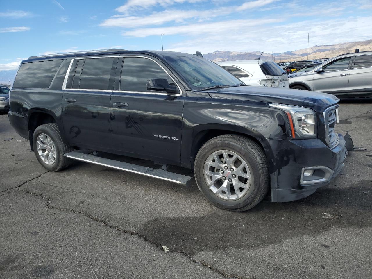 2017 GMC Yukon - Image 4