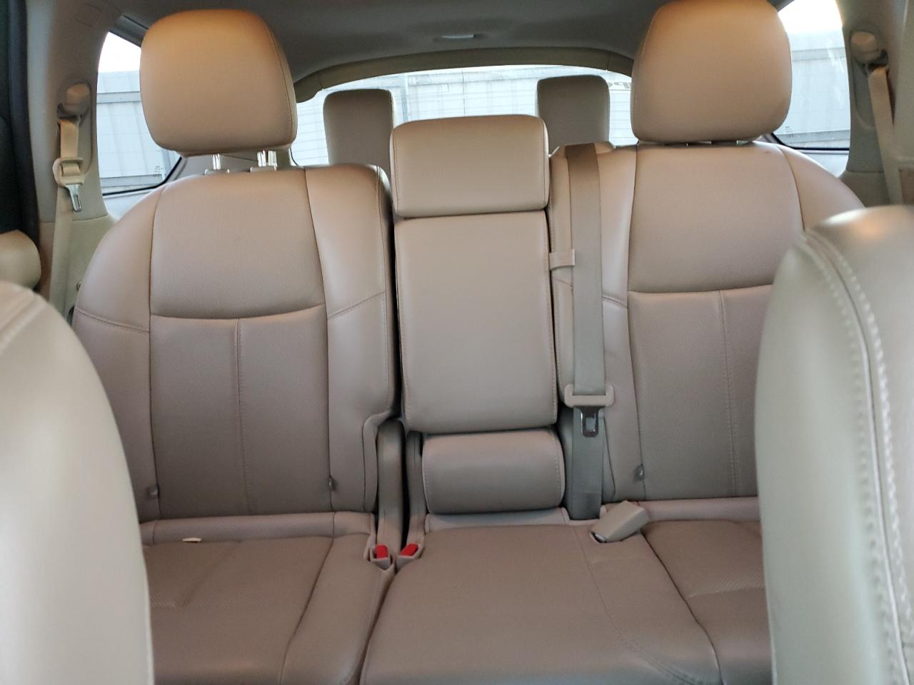 2015 Nissan Pathfinder - Image 10