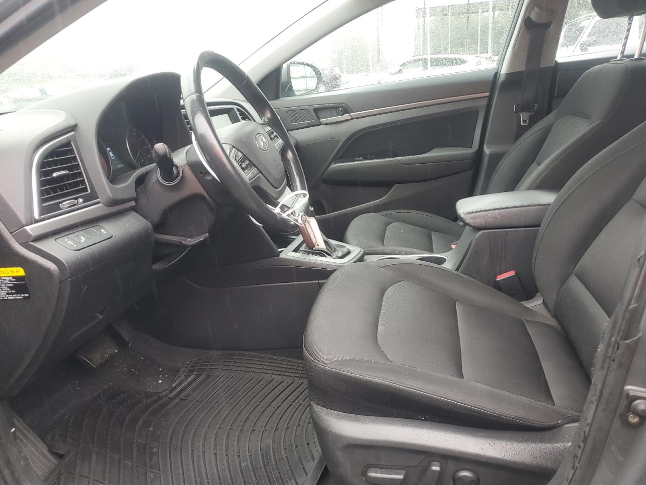 2017 Hyundai Elantra - Image 7