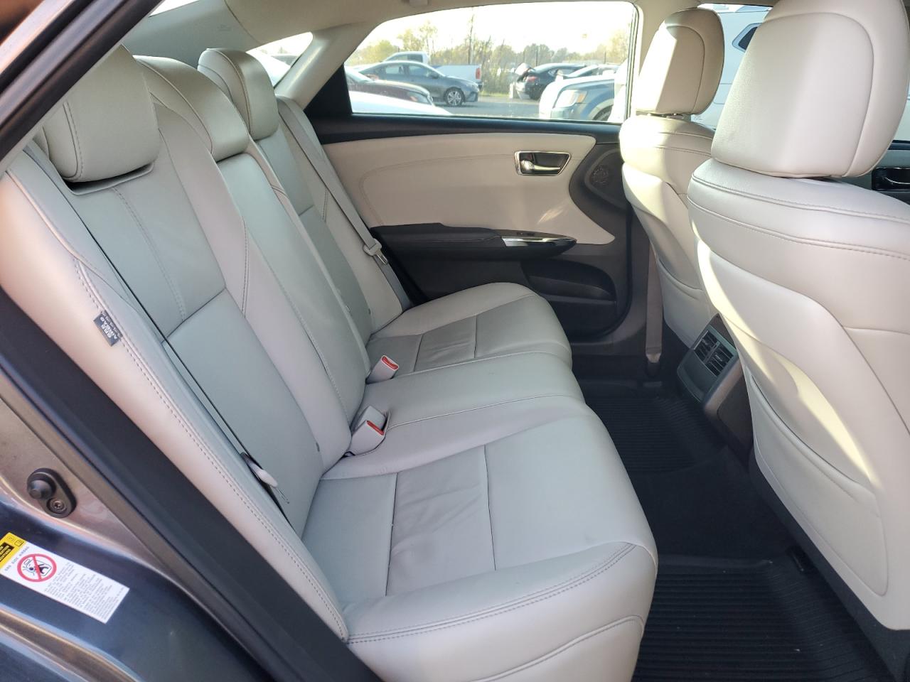 2015 Toyota Avalon - Image 10