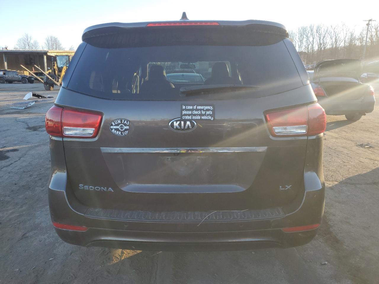 2017 Kia Sedona - Image 6