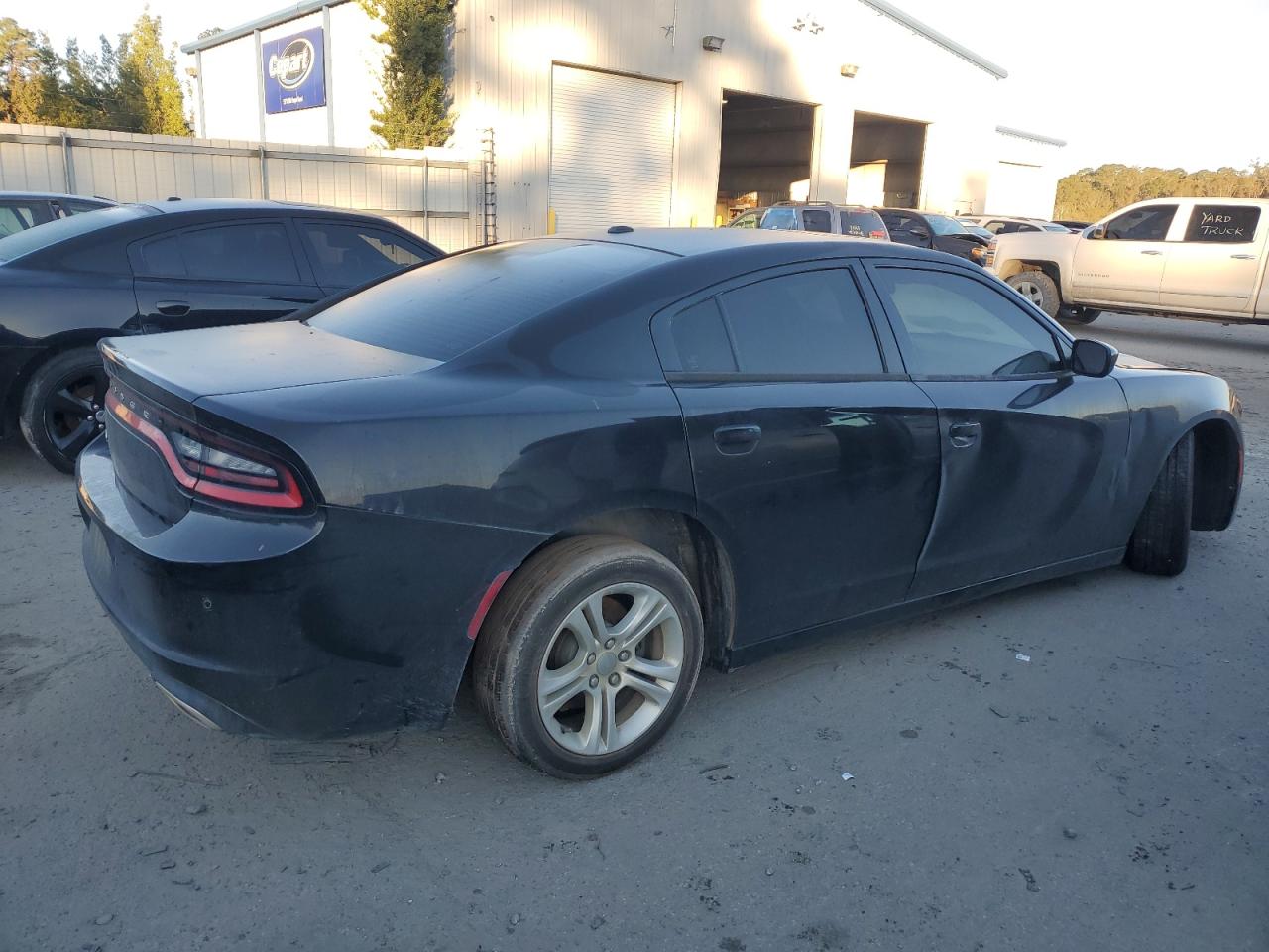 VIN 2C3CDXBG4KH660999 2019 DODGE CHARGER no.3