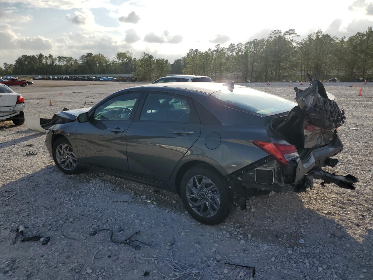 2024 Hyundai Elantra - Image 2