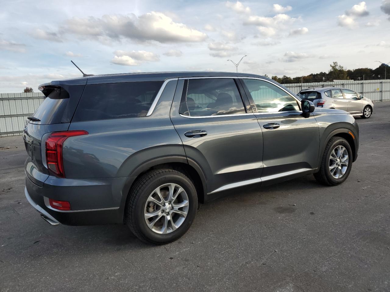 2022 Hyundai Palisade - Image 3