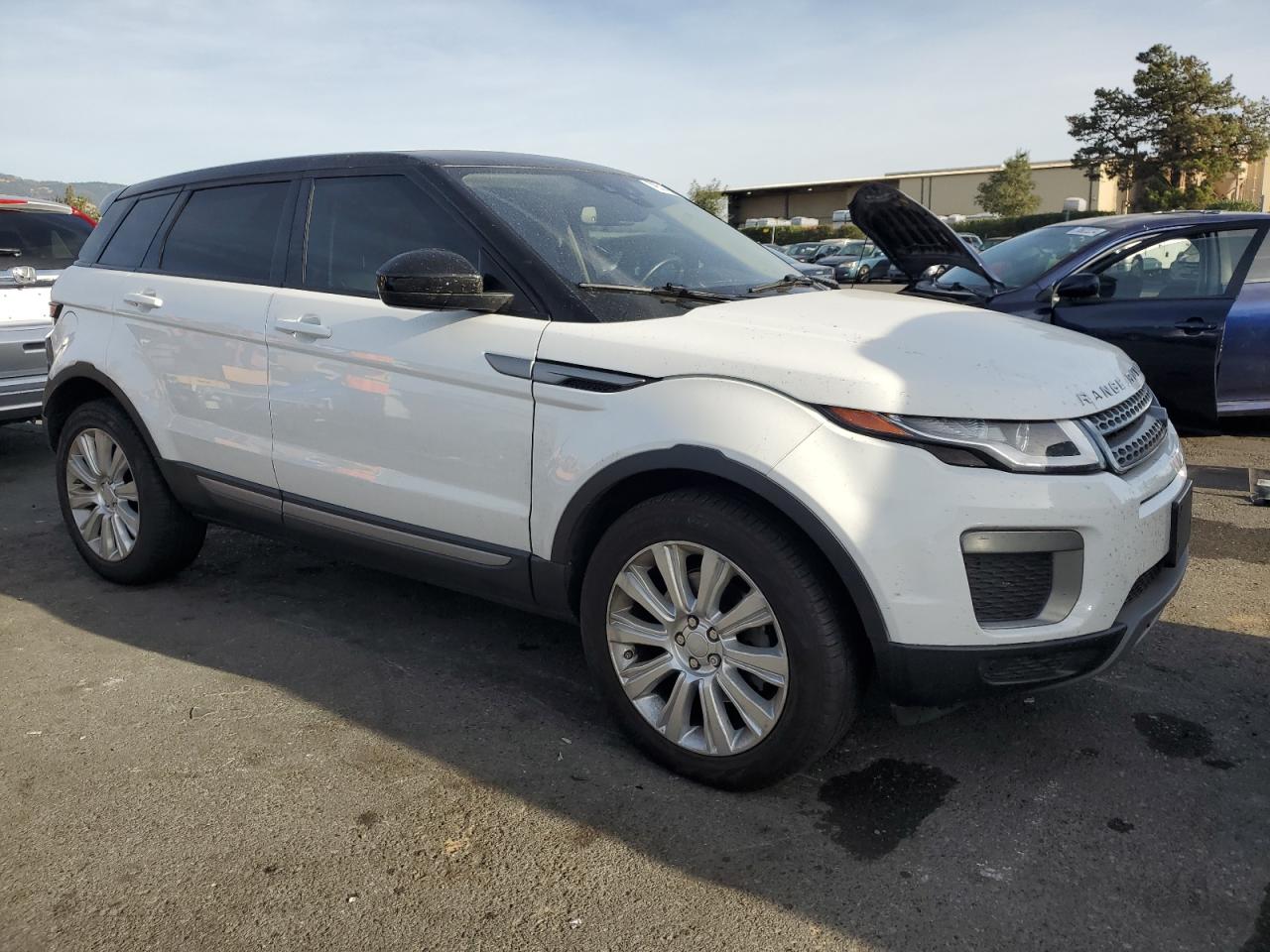 2016 Land Rover Range Rover - Image 4