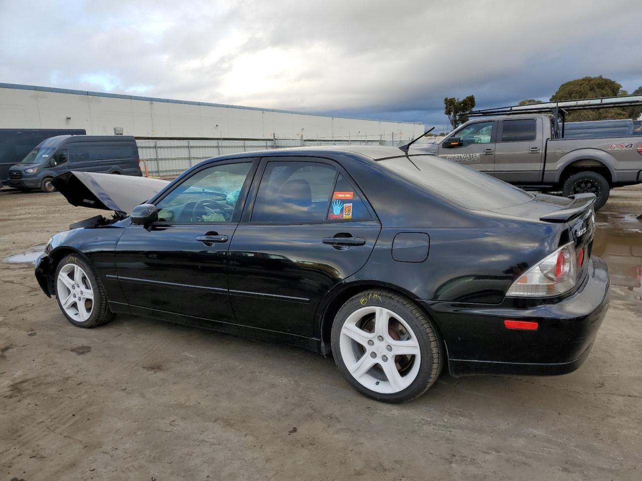 2001 Lexus IS - Image 2