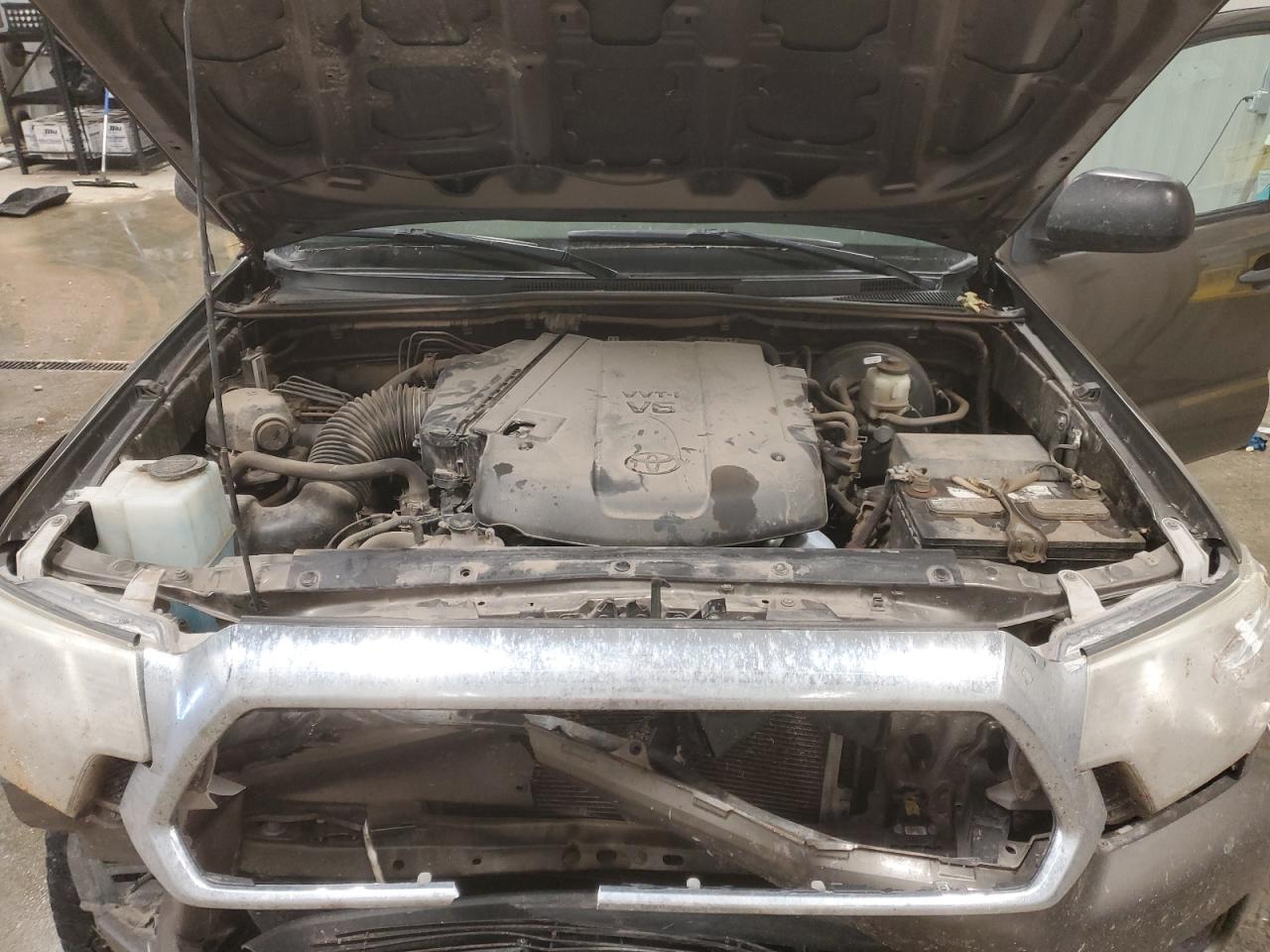 2015 Toyota Tacoma - Image 13