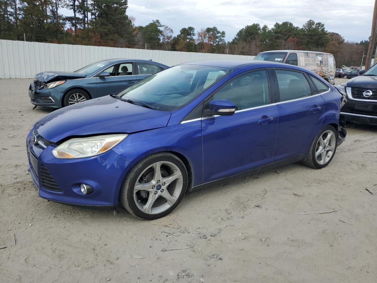 VIN 1FADP3J20EL240658 2014 FORD FOCUS no.1