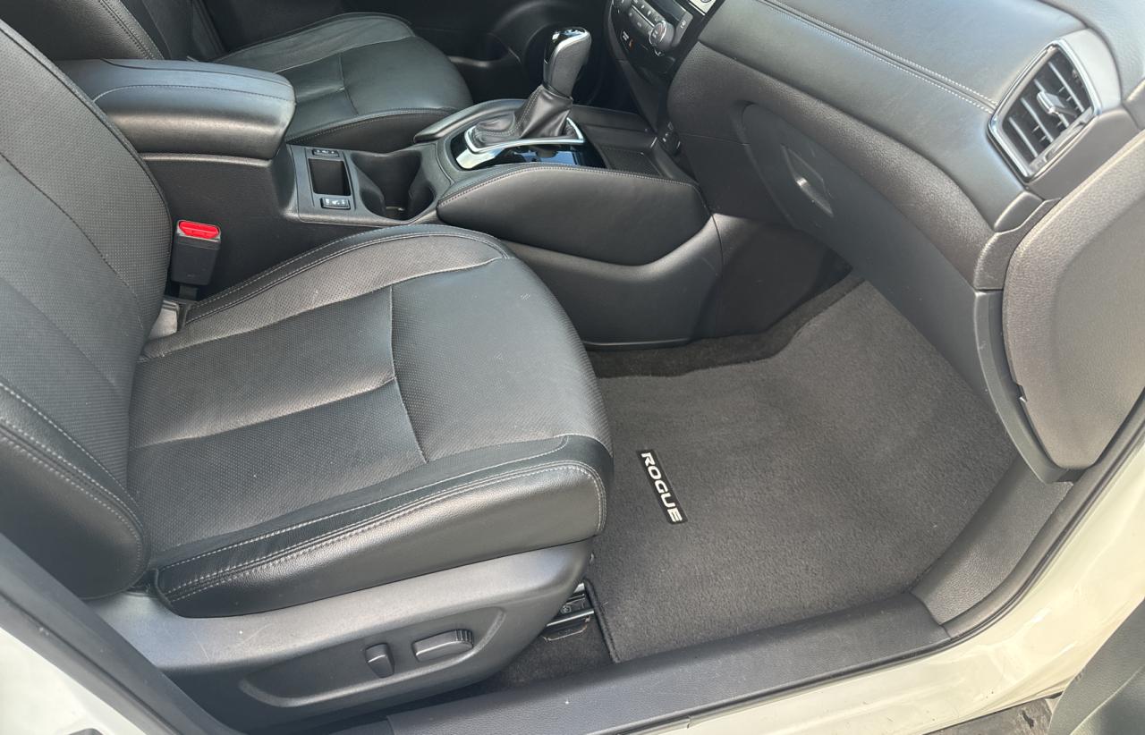 2017 Nissan Rogue - Image 5
