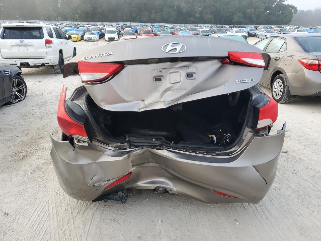2013 Hyundai Elantra - Image 6