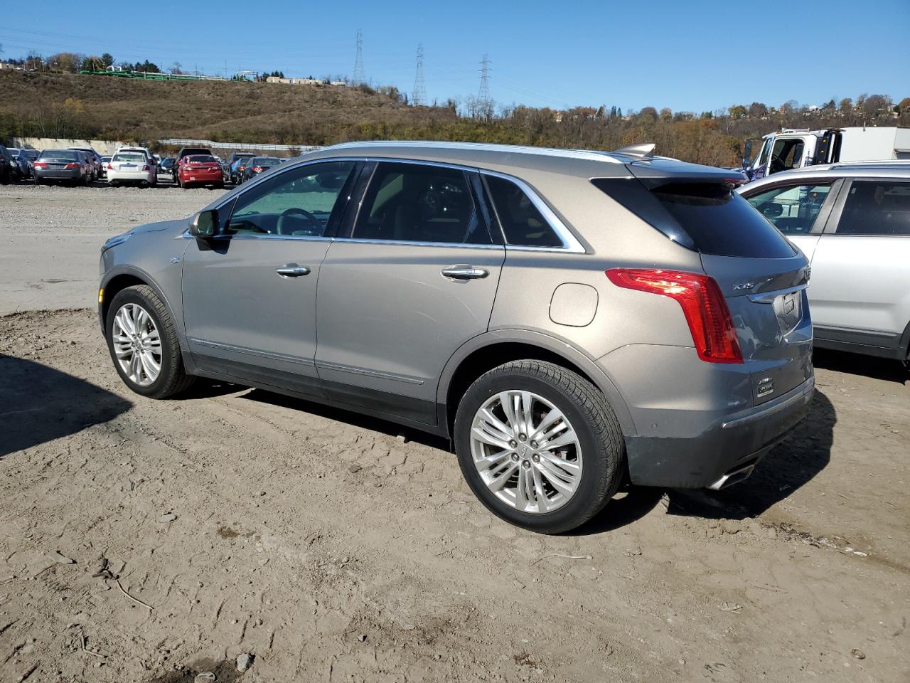 2017 Cadillac XT5 - Image 2