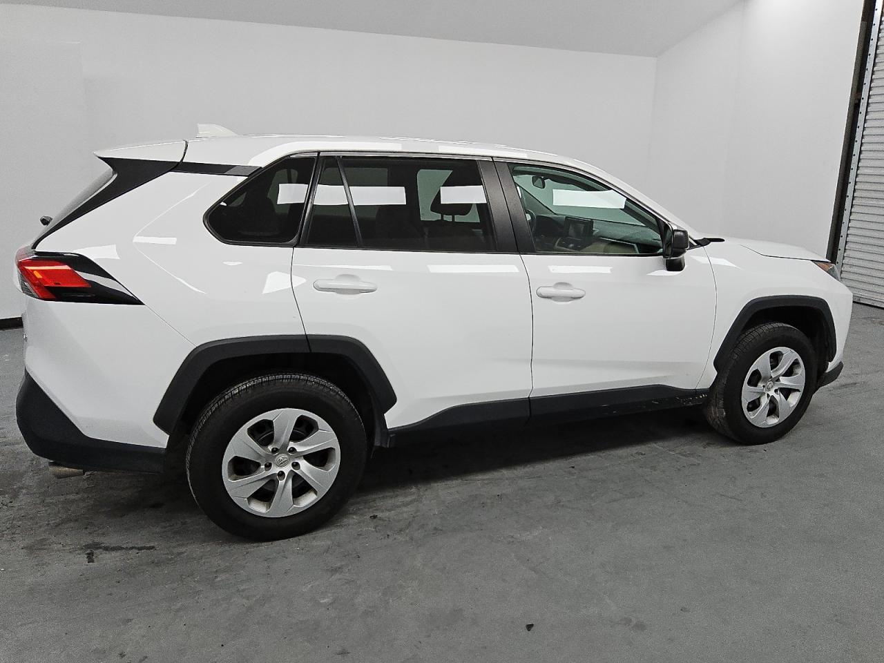 2022 Toyota RAV 4 - Image 3
