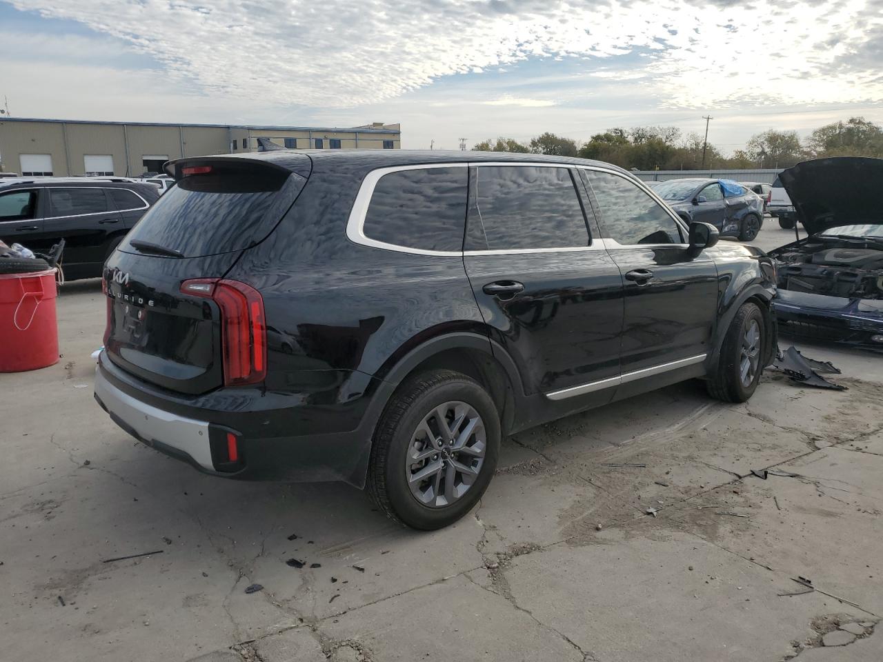 VIN 5XYP24GCXRG514963 2024 KIA TELLURIDE no.3