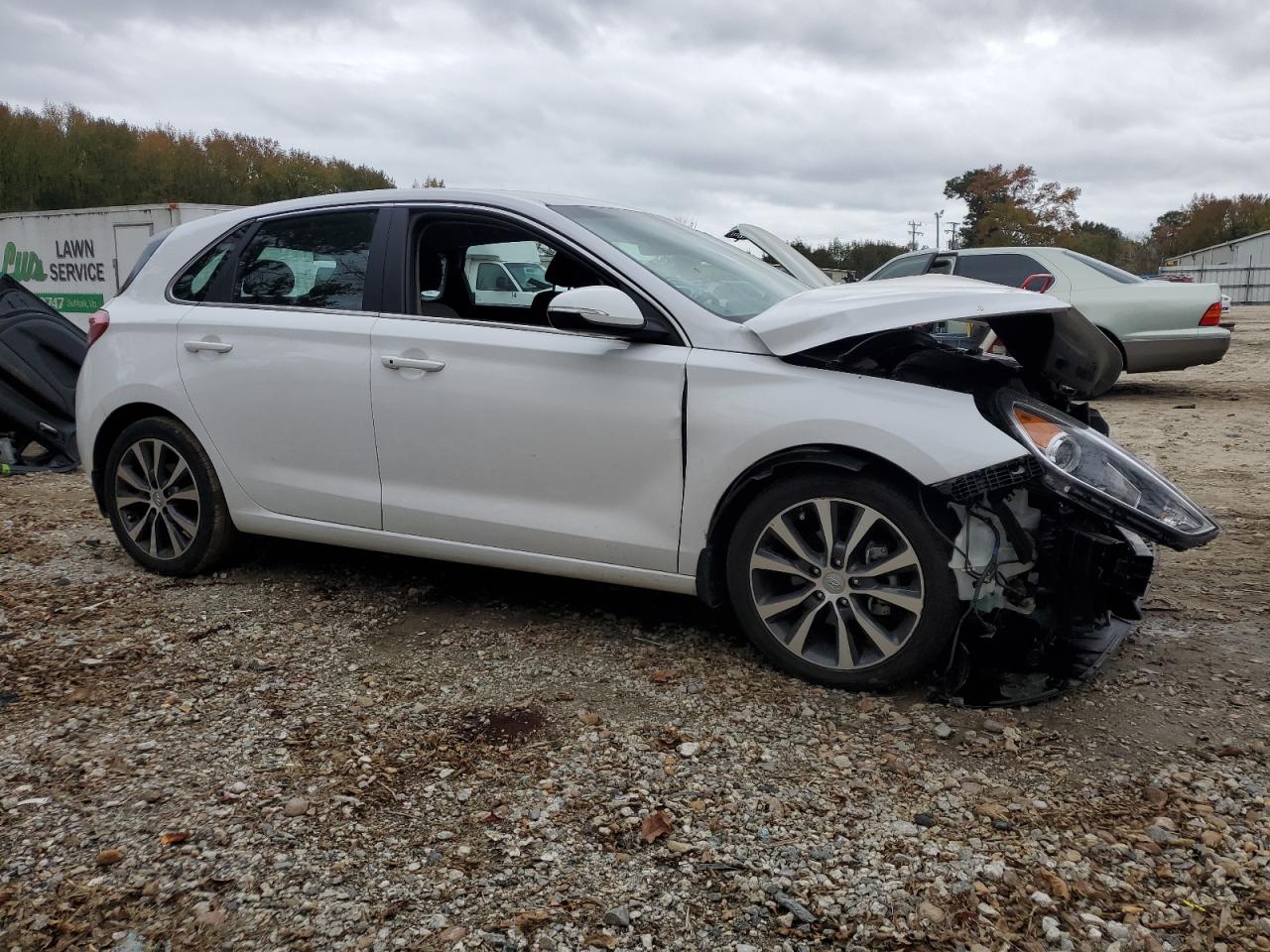 2018 Hyundai Elantra - Image 4