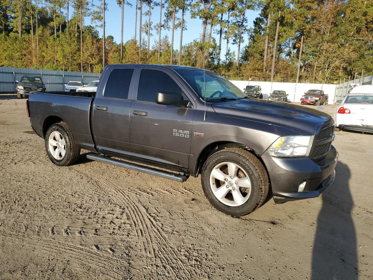2016 RAM 1500 - Image 4